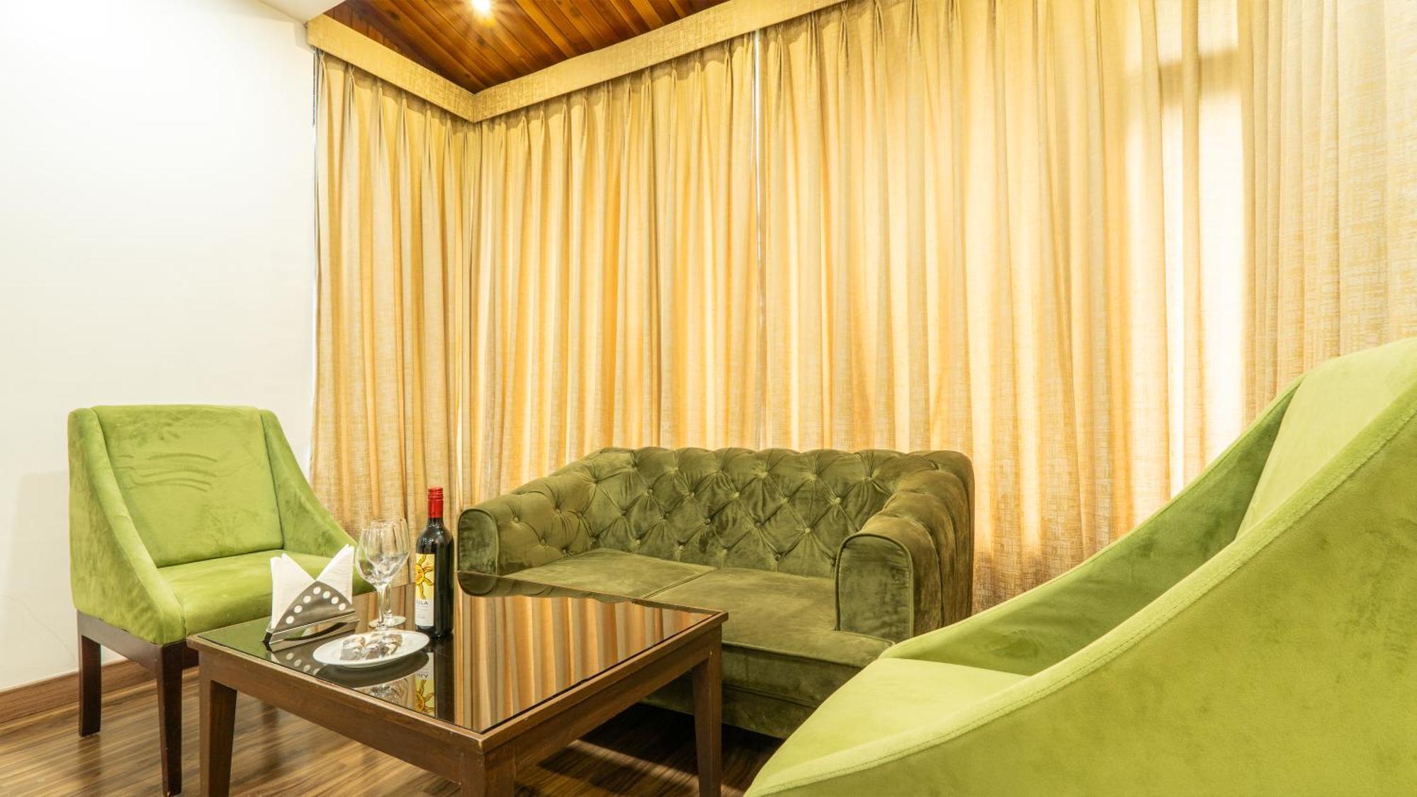 Woodrock Luxury Boutique Hotel Маналі Екстер'єр фото